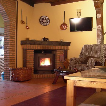 La Casa Del Vado Guest House Hervas Exterior photo