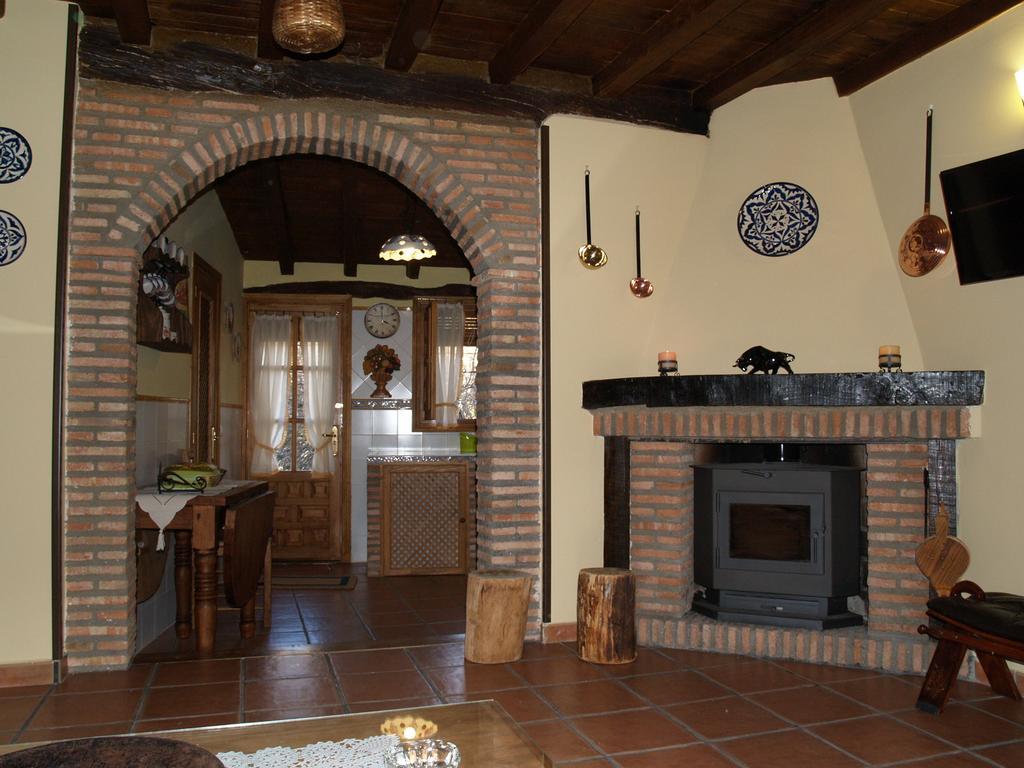 La Casa Del Vado Guest House Hervas Exterior photo