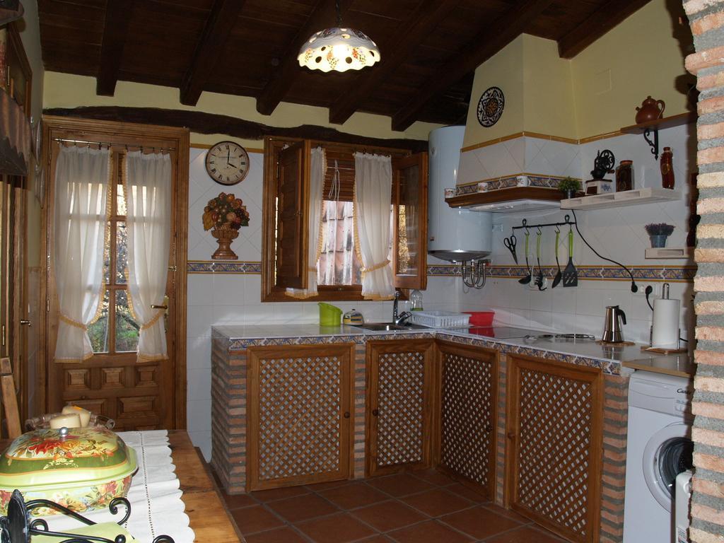 La Casa Del Vado Guest House Hervas Exterior photo